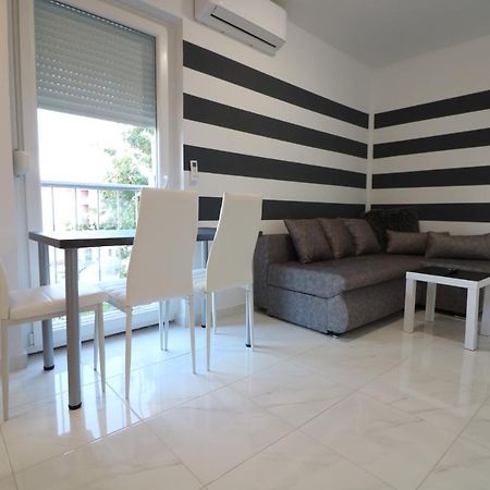 Sneky Apartment Пула Екстериор снимка