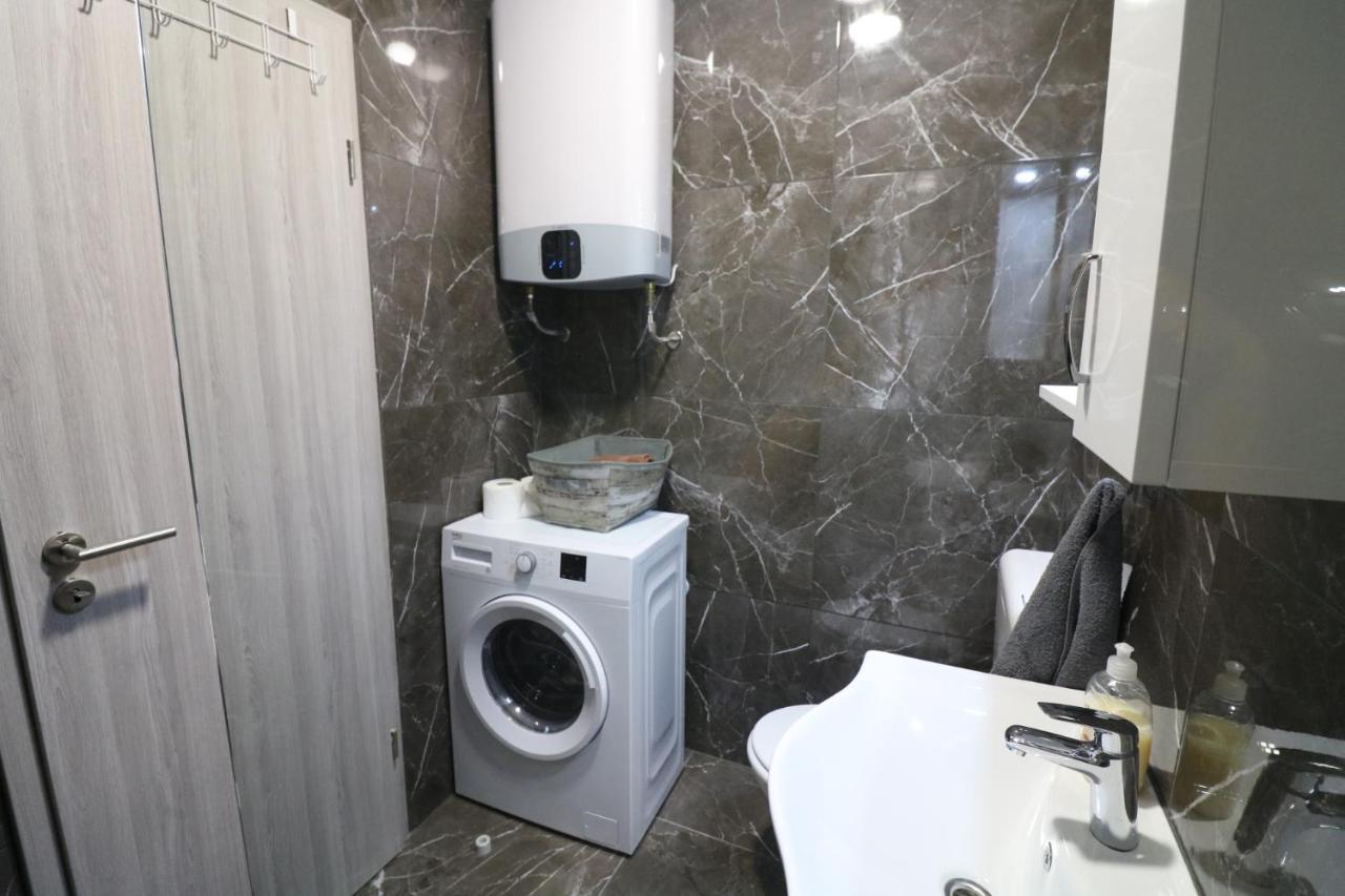 Sneky Apartment Пула Екстериор снимка